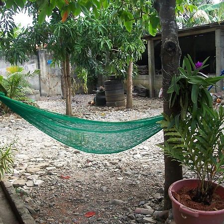 Charm Guest House Puerto Princesa Exterior foto