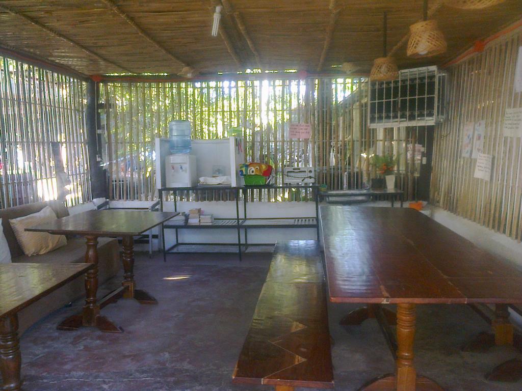Charm Guest House Puerto Princesa Exterior foto